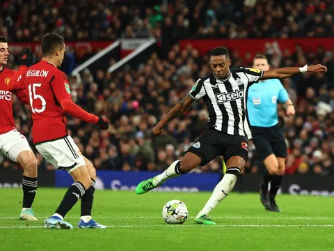 Cơn khủng hoảng tồi tệ của Newcastle United