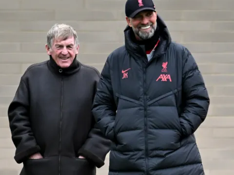 Kenny Dalglish chỉ ra mối đe dọa ngăn cản Liverpool vô địch EPL