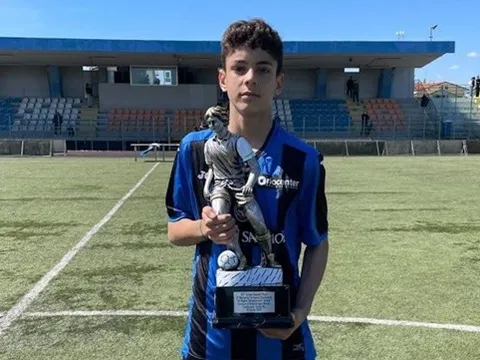 Liverpool nhắm thần đồng 15 tuổi