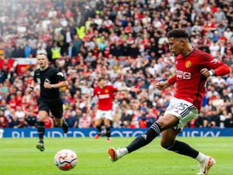 Roy Keane: Lời xin lỗi Sancho cũng không nói được