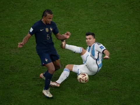 Trọng tài thừa nhận mắc sai lầm khi bắt trận chung kết Argentina - Pháp
