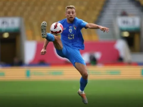 M.U nhắm tiền vệ được Romano gọi là "siêu tài năng", giá 30 triệu euro