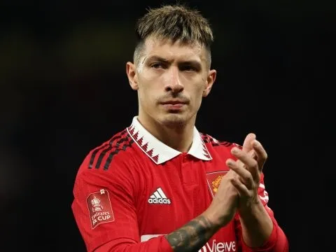 "Martinez nói với Maguire rằng cậu ấy phòng ngự quá sâu"