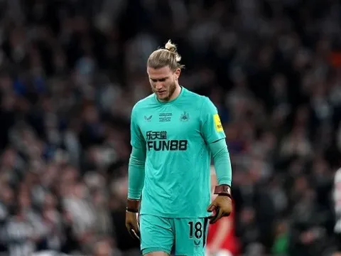 Eddie Howe đánh giá màn trình diễn của Loris Karius