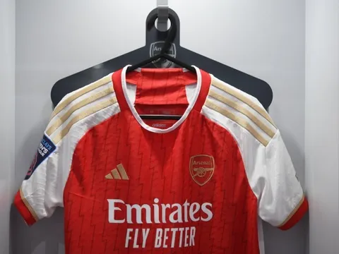 Arsenal gặp sự cố đầu tiên trước mùa 2023/24