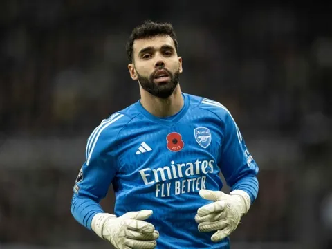 Xuất hiện vấn đề của Raya tới Arsenal, bất ngờ Man Utd