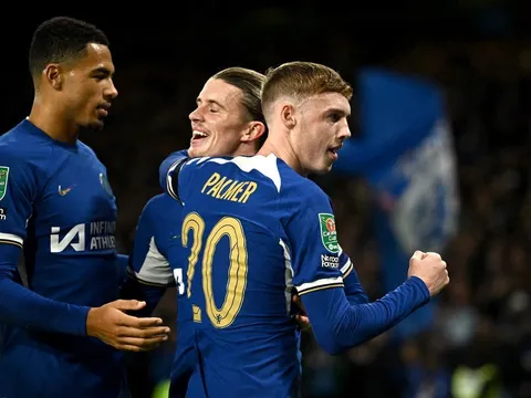 Neville: Chelsea thể hiện đẳng cấp của mình