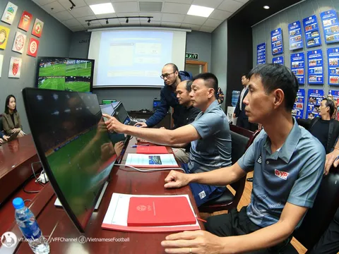 Hé lộ triển vọng áp dụng VAR tại V-League