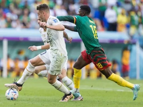 Serbia - cầm vàng lại để vàng rơi