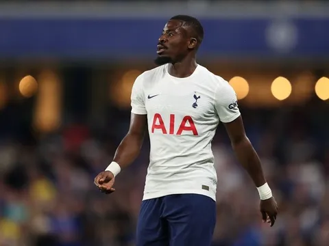 Serge Aurier chuẩn bị khoác áo Villarreal