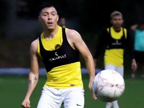Sergio Aguero thể hiện quyết tâm cùng tuyển Malaysia