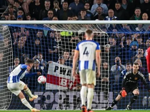 Shaw hóa tội đồ, M.U ôm hận bởi khoảnh khắc 'Fergie Time'