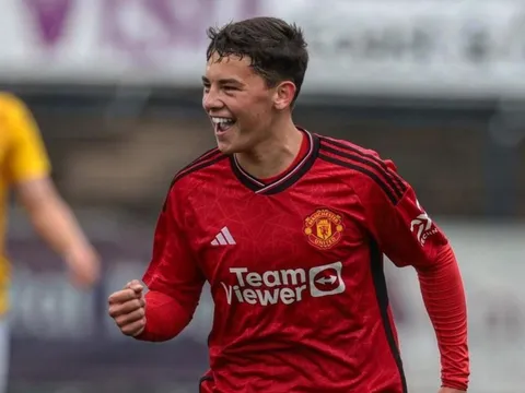 7 cầu thủ học viện đã được M.U ký hợp đồng chuyên nghiệp