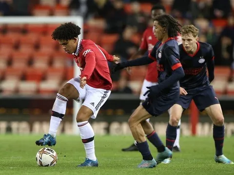 Van de Beek chấn thương, Ten Hag lập tức trao cơ hội cho sao mai