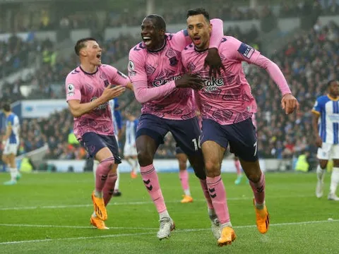 "Kẻ bị M.U thanh lý" bùng nổ trong trận Brighton 1-5 Everton