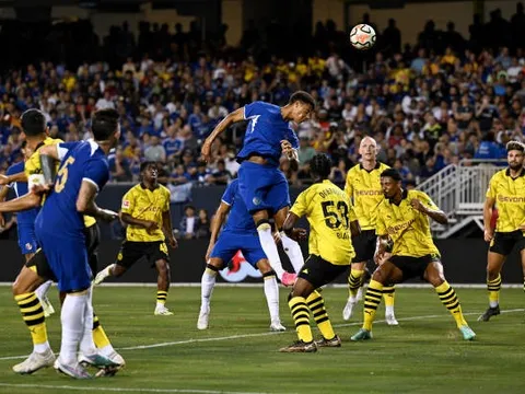 Kép phụ tỏa sáng, Chelsea thoát thua Dortmund