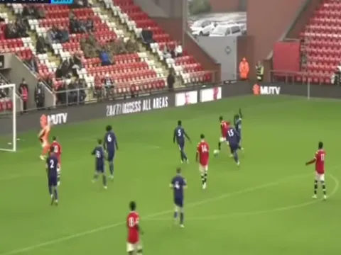 Siêu phẩm của Amad Diallo trong ngày Man Utd thảm bại