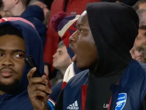 Siêu phẩm từ giữa sân góp phần khiến Arsenal bị loại