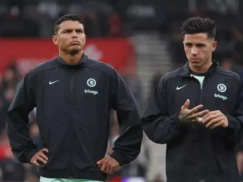 Silva tức giận với 3 sao Chelsea; Gallagher quát tháo Enzo