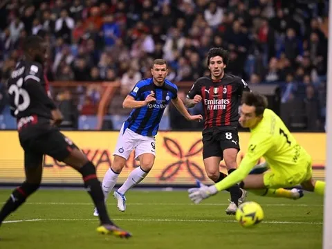 Simon Kjaer: "Chúng tôi phải xin lỗi người hâm mộ"