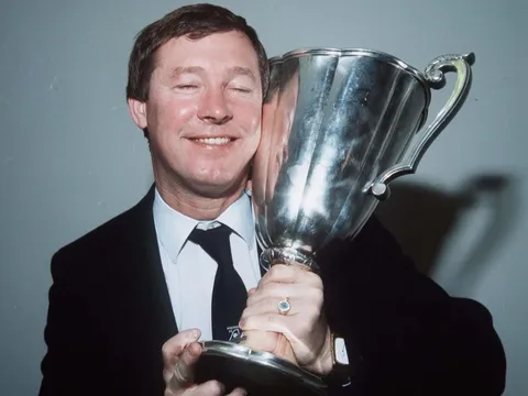 Sir Alex nhận huy chương vô địch châu Âu sau 40 năm