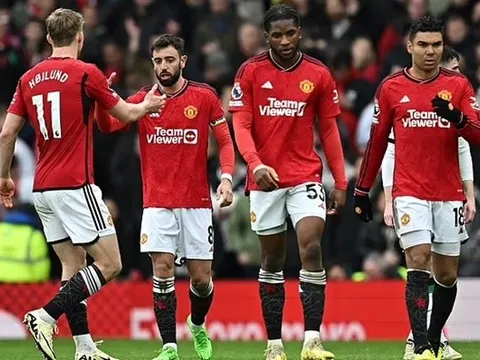 Sir Jim Ratcliffe ra tay, Man Utd đối diện cuộc thay máu