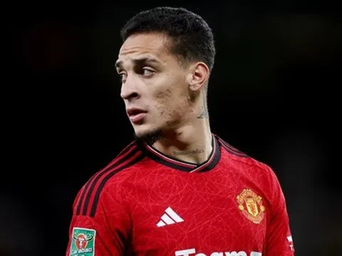 Sir Jim Ratcliffe tiếp quản, chuyên gia cảnh báo Antony