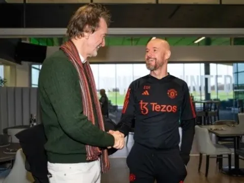 Sir Jim Ratcliffe đang thực hiện điều ước của Neville