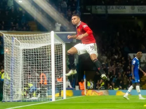 Sao Chelsea 'ngả mũ' với Casemiro