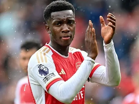 Palace ra đề xuất mới, quyết kéo Nketiah khỏi Arsenal