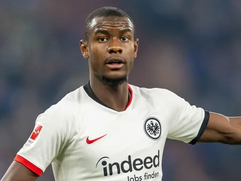 Chuyên gia tiết lộ trung vệ Arsenal đang theo sát