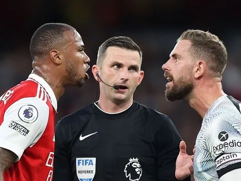 Henderson phá vỡ im lặng về xung đột với Gabriel