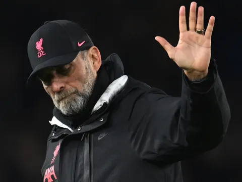 John Barnes cảnh báo Klopp về kỳ chuyển nhượng tháng Giêng