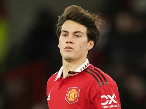 Facundo Pellistri trở thành đối thủ của M.U?