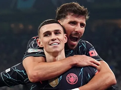 Dimitar Berbatov dự đoán đại chiến Man City vs Chelsea