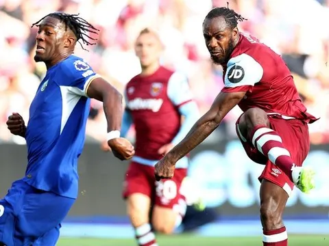 Gạt M.U, Malouda chọn đội vào top 4 cùng City, Liverpool và Newcastle