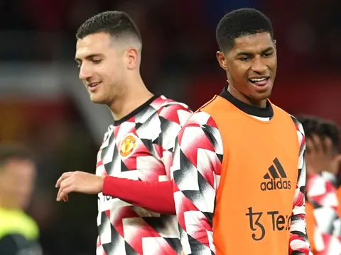 Xác nhận! Man Utd nhanh chóng thảo luận 2 HĐ mới