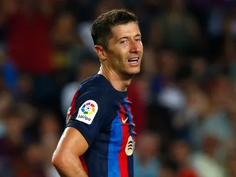 Vì đâu Lewandowski dần sa sút tại Barcelona?