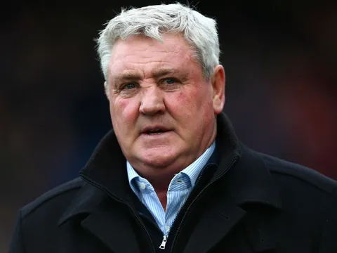 Steve Bruce được bồi thưởng bao nhiêu nếu bị Newcastle sa thải?