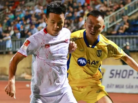 Phung phí cơ hội, SLNA hòa nhạt Hải Phòng