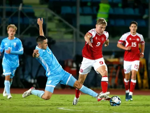 Lão tướng khiến Rasmus Hojlund suýt ôm hận