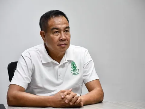 Sợ FIFA, Thái Lan không cho chủ tịch liên đoàn từ chức