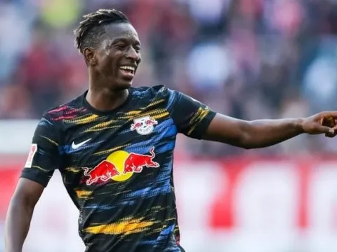 So sánh Amadou Haidara với các tiền vệ Man Utd