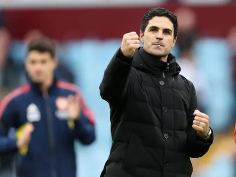 So sánh Arsenal hiện tại với Arsenal bất bại 2003-04