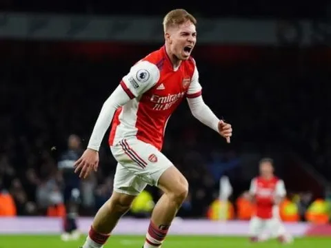 So sánh Emile Smith Rowe với Kevin De Bruyne trong mùa bóng 2021-22