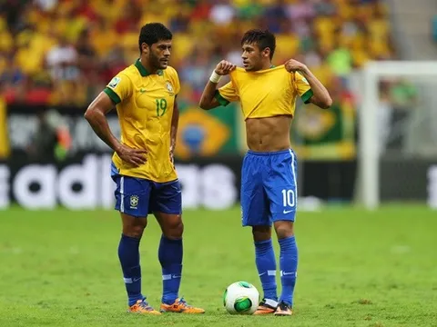 SỐC! Sao Brazil từ bỏ gia đình, công khai tình yêu với... cháu gái của vợ