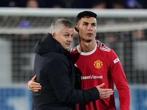 Ole so sánh Ronaldo với huyền thoại Michael Jordan