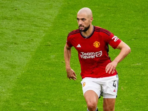 Amrabat lại tỏa sáng khi rời Man Utd