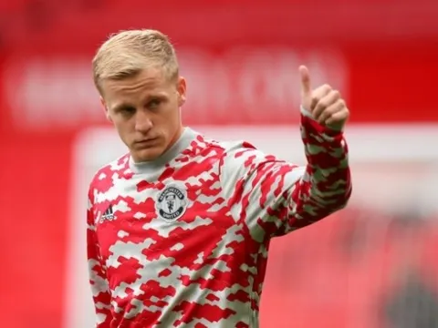 Van de Beek thể hiện mục đích rõ ràng khi đổi người đại diện