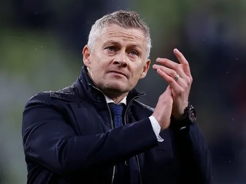 'Solskjaer sẽ bay ghế nếu không giành được danh hiệu nào'